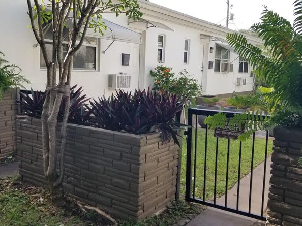 1933 Dewey St, Hollywood FL 33020