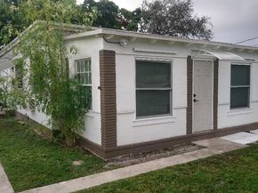 1933 Dewey St, Hollywood FL 33020