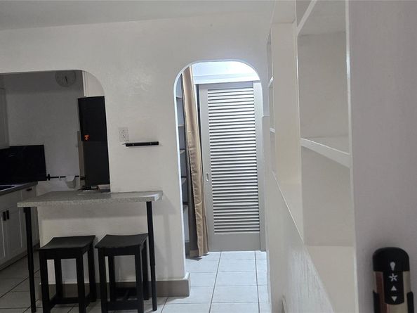 1933 Dewey St, Hollywood FL 33020