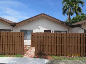 1760 NW 72nd Avenue 81, Plantation FL 33313