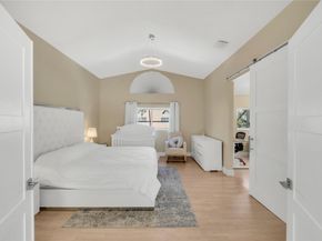 960 NW 201st Ter, Pembroke Pines FL 33029