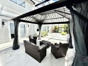 960 NW 201st Ter, Pembroke Pines FL 33029