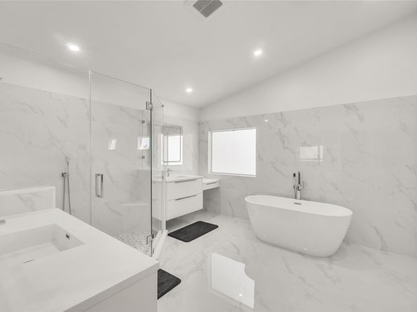 960 NW 201st Ter, Pembroke Pines FL 33029