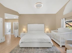 960 NW 201st Ter, Pembroke Pines FL 33029