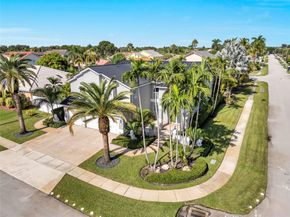 960 NW 201st Ter, Pembroke Pines FL 33029