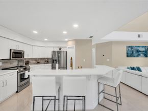 960 NW 201st Ter, Pembroke Pines FL 33029