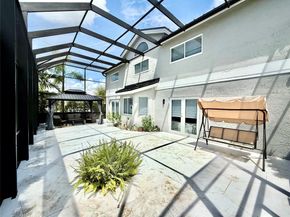 960 NW 201st Ter, Pembroke Pines FL 33029