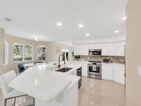 960 NW 201st Ter, Pembroke Pines FL 33029