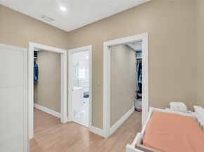 960 NW 201st Ter, Pembroke Pines FL 33029