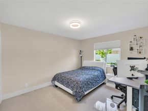 960 NW 201st Ter, Pembroke Pines FL 33029