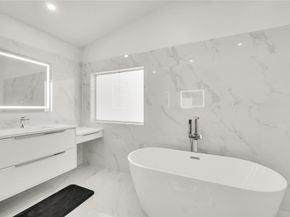 960 NW 201st Ter, Pembroke Pines FL 33029
