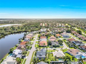 960 NW 201st Ter, Pembroke Pines FL 33029