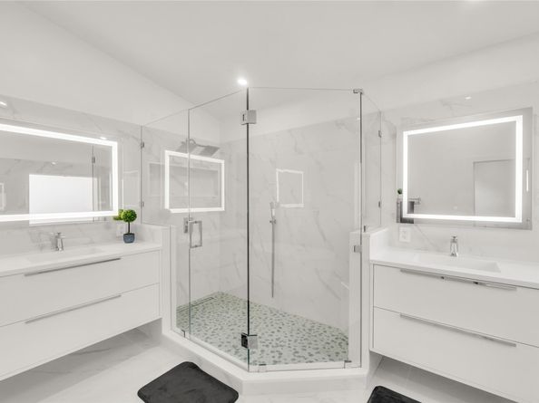 960 NW 201st Ter, Pembroke Pines FL 33029