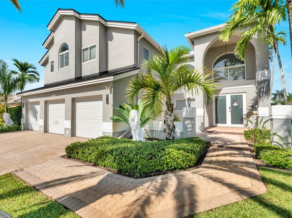 960 NW 201st Ter, Pembroke Pines FL 33029