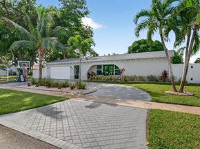8800 NW 5th St, Pembroke Pines FL 33024