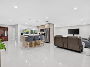 8800 NW 5th St, Pembroke Pines FL 33024