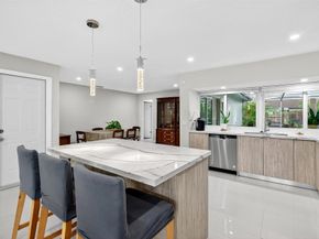 8800 NW 5th St, Pembroke Pines FL 33024
