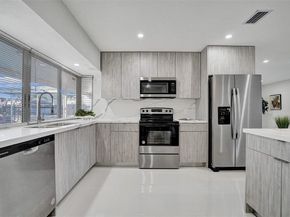 8800 NW 5th St, Pembroke Pines FL 33024