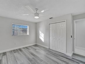 8800 NW 5th St, Pembroke Pines FL 33024