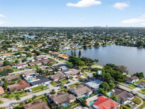 8800 NW 5th St, Pembroke Pines FL 33024