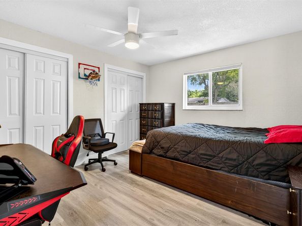 8800 NW 5th St, Pembroke Pines FL 33024