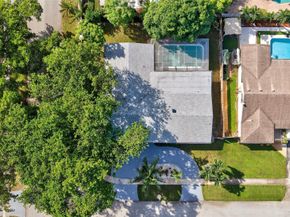 8800 NW 5th St, Pembroke Pines FL 33024