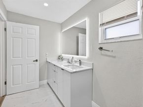 8800 NW 5th St, Pembroke Pines FL 33024
