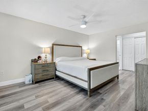 8800 NW 5th St, Pembroke Pines FL 33024