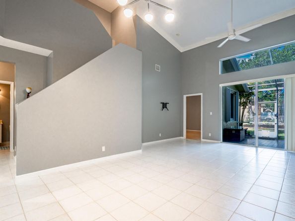 5661 NW 125th Avenue, Coral Springs FL 33076