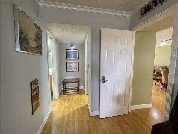 3051 S Palm Aire Dr 204, Pompano Beach FL 33069