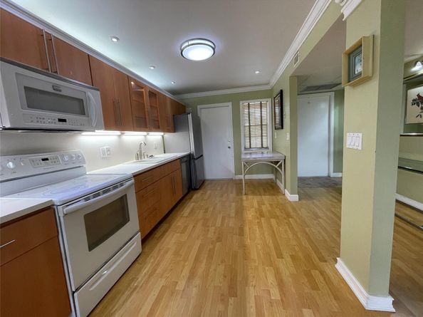 3051 S Palm Aire Dr 204, Pompano Beach FL 33069