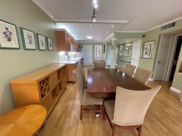 3051 S Palm Aire Dr 204, Pompano Beach FL 33069