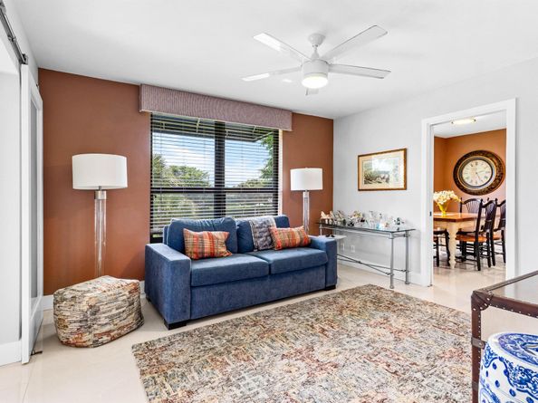7572 Regency Lake Drive 301, Boca Raton FL 33433
