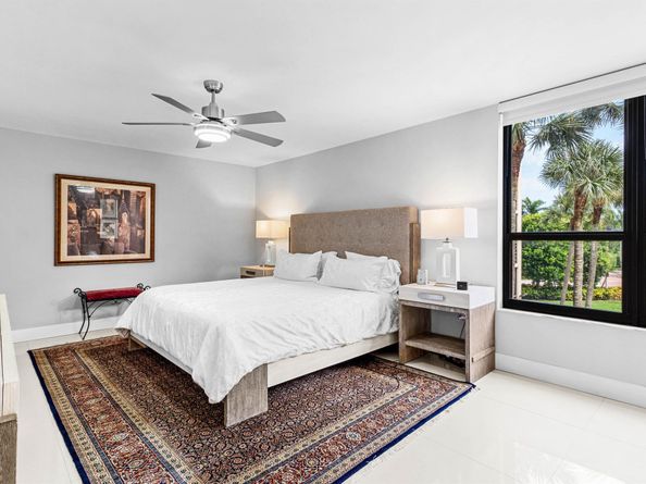 7572 Regency Lake Drive 301, Boca Raton FL 33433