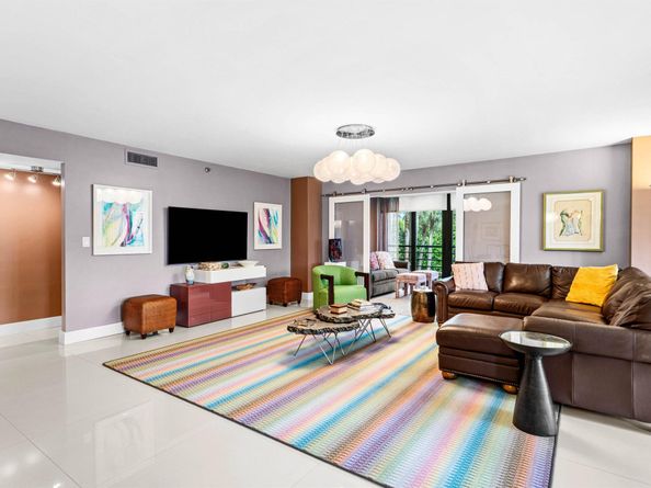 7572 Regency Lake Drive 301, Boca Raton FL 33433