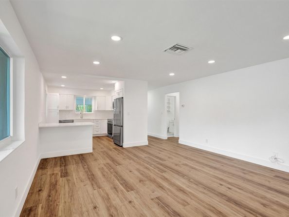 3821 NW 3rd Ave, Oakland Park FL 33309