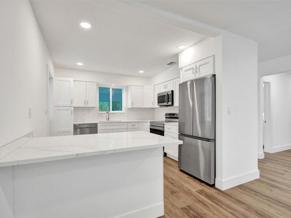 3821 NW 3rd Ave, Oakland Park FL 33309