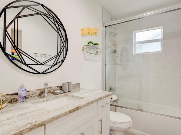 627 47th St, West Palm Beach FL 33407