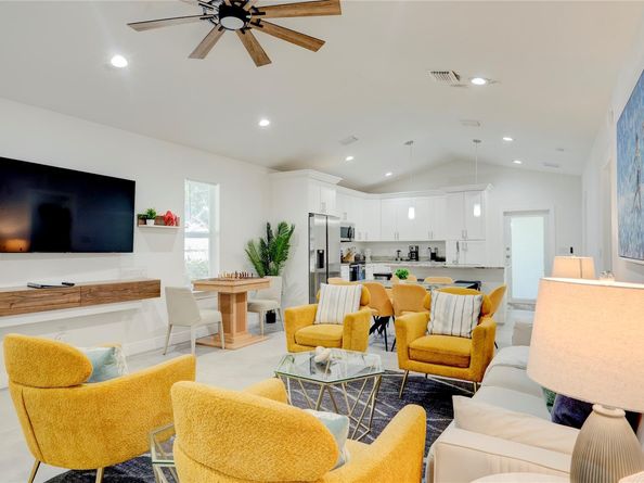 627 47th St, West Palm Beach FL 33407