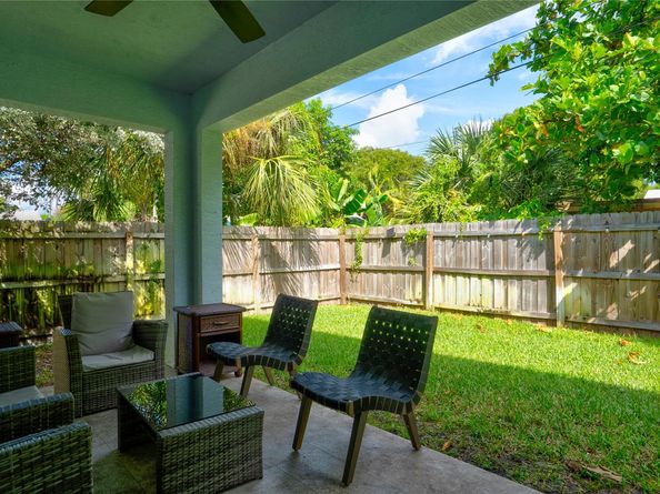627 47th St, West Palm Beach FL 33407