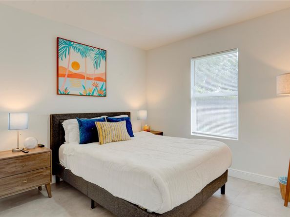 627 47th St, West Palm Beach FL 33407