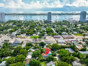 627 47th St, West Palm Beach FL 33407