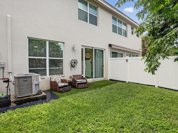 1065 Rio Court, Deerfield Beach FL 33064