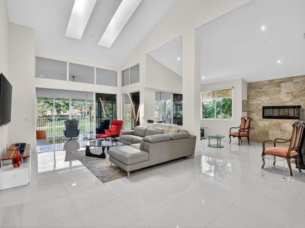 2421 NW 59th Street 303, Boca Raton FL 33496