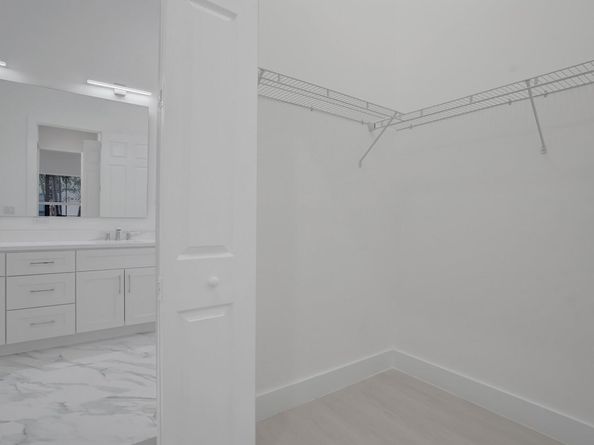 8504 NW 37th Ct, Pembroke Pines FL 33024