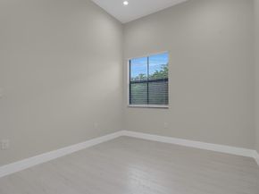 8504 NW 37th Ct, Pembroke Pines FL 33024