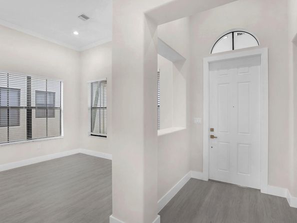 8504 NW 37th Ct, Pembroke Pines FL 33024