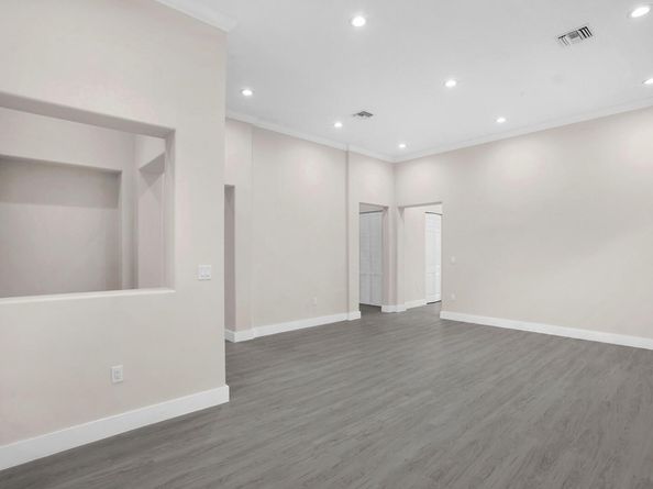 8504 NW 37th Ct, Pembroke Pines FL 33024