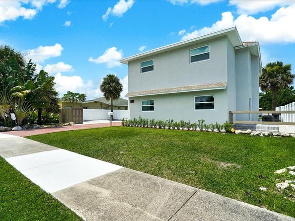 305 Cypress Drive E 1,2,3,4,5, Lake Park FL 33403