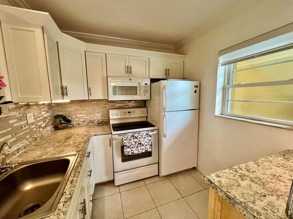 5161 W Oakland Park Boulevard 206, Lauderdale Lakes FL 33313